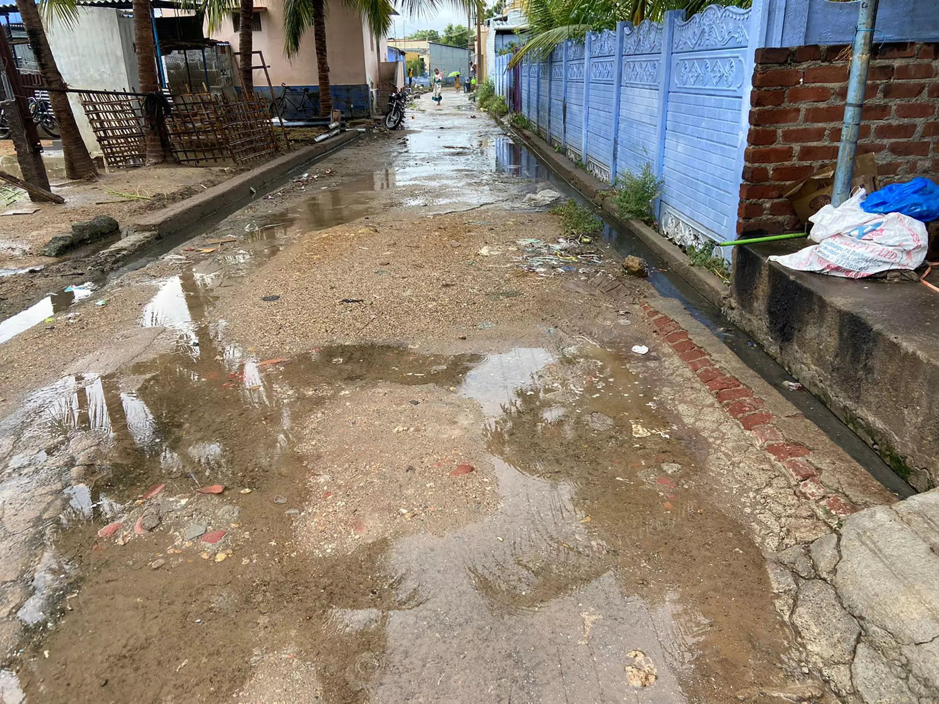 தெருவில் தேங்கும் கழிவுநீர் தெருவில் தேங்கும் கழிவுநீர்