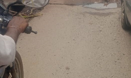 குழாய் உடைப்பால் வீணாகும் குடிநீர் குழாய் உடைப்பால் வீணாகும் குடிநீர்