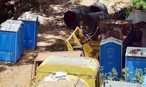 வீணாகும் கழிப்பறை வீணாகும் கழிப்பறை