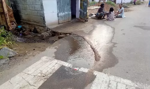 குடிநீர் குழாய் உடைப்பு குடிநீர் குழாய் உடைப்பு