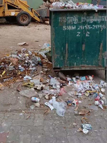 குவிந்து கிடக்கும் குப்பைகள் குவிந்து கிடக்கும் குப்பைகள்