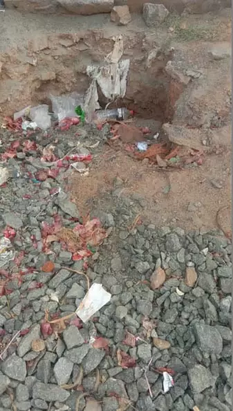 குழி மூடப்படுமா? (படம்) குழி மூடப்படுமா? (படம்)