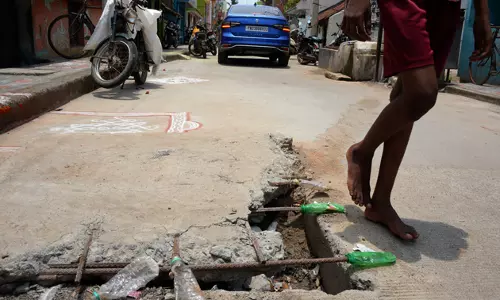 குழாய் இணைப்பு பள்ள மூடி சேதம் குழாய் இணைப்பு பள்ள மூடி சேதம்