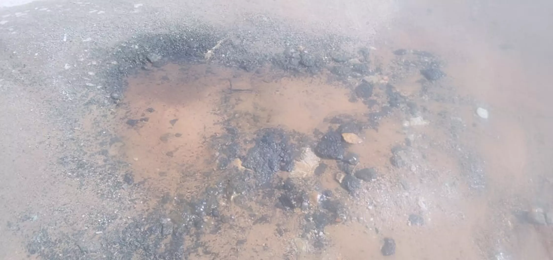 சாலையில் வீணாகும் குடிநீர்