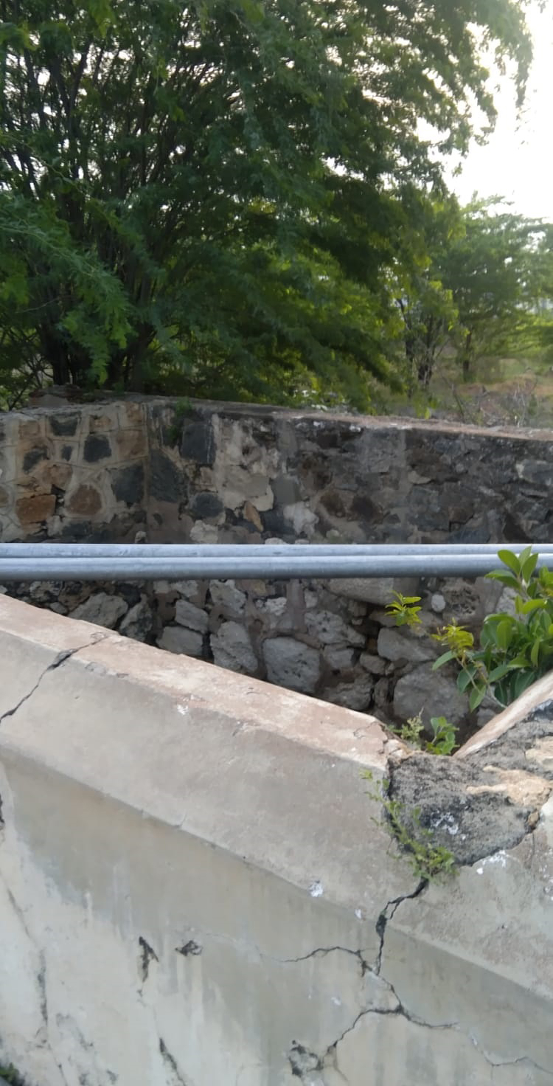 பராமரிப்பில்லாத கிணறு பராமரிப்பில்லாத கிணறு