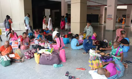 கூடுதல் இருக்கைகள் அமைப்பார்களா? கூடுதல் இருக்கைகள் அமைப்பார்களா?