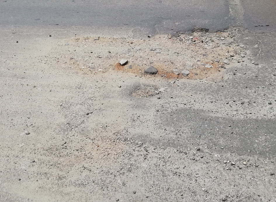 மோசமான ரோடு