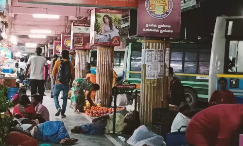 பயணிகள் அவதி பயணிகள் அவதி