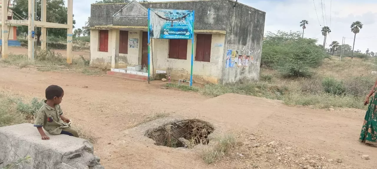 துவாரம் விழுந்த ஓடைப்பாலம்