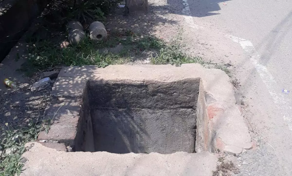 குடிநீர் குழாய் வால்வு தொட்டிக்கு மூடி அவசியம்