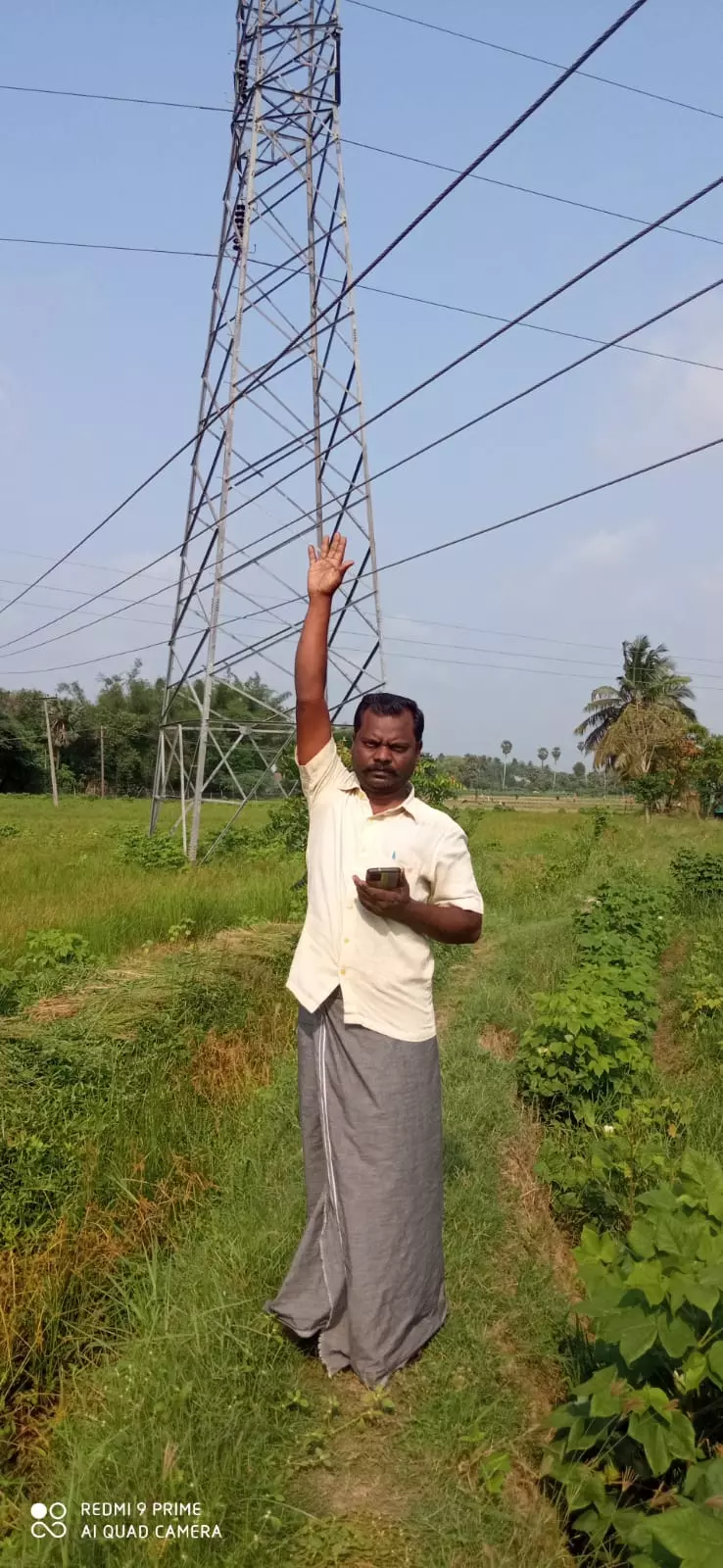 கைக்கு எட்டும் தூரத்தில் மின்கம்பிகள் கைக்கு எட்டும் தூரத்தில் மின்கம்பிகள்