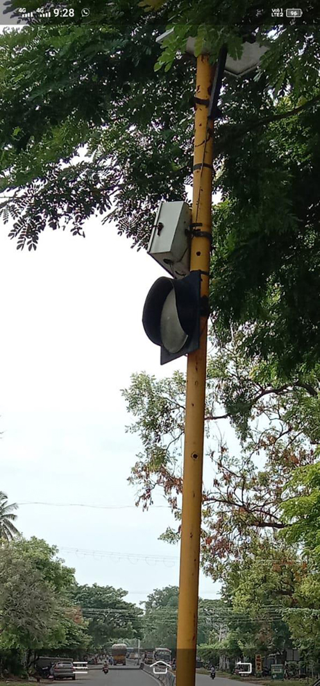 சிக்னல் கம்பம் சரிசெய்யப்படுமா?