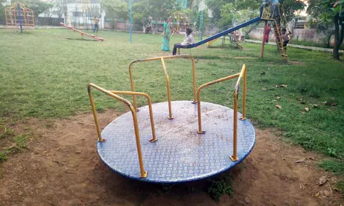 பராமரிப்பில்லாமல் இருக்கும் சிறுவர் பூங்கா பராமரிப்பில்லாமல் இருக்கும் சிறுவர் பூங்கா