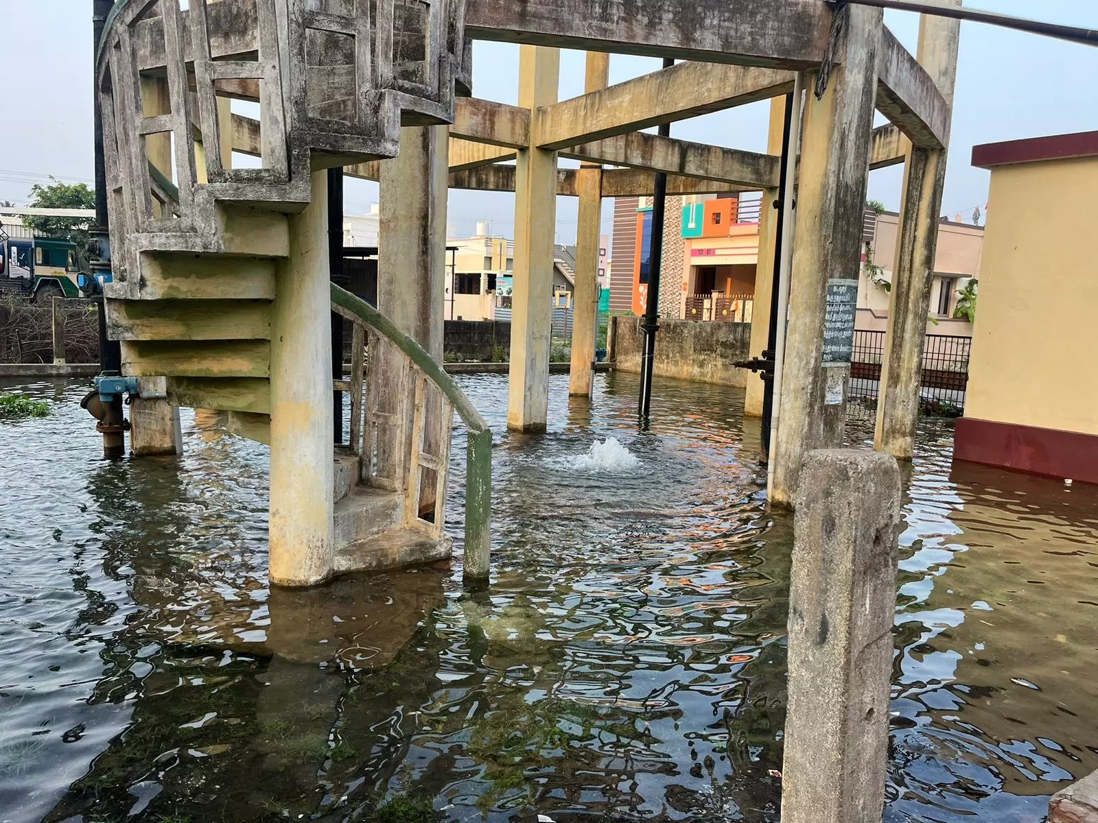 வீணாகும் குடிநீர்