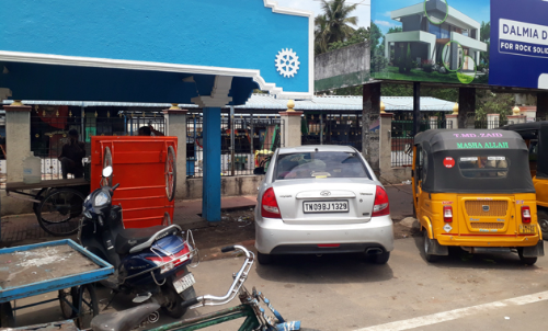 தேவையற்ற பஸ் பயணிகள் நிழற்குடை தேவையற்ற பஸ் பயணிகள் நிழற்குடை