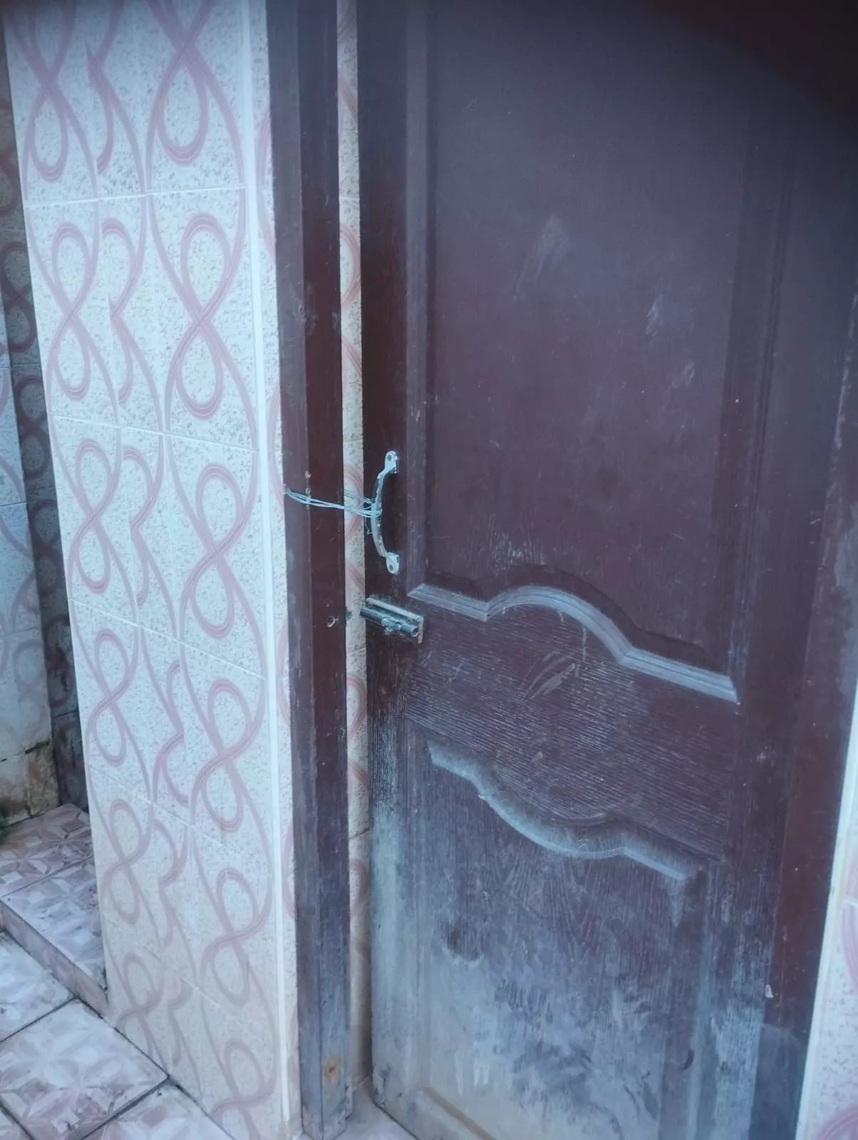 பராமரிப்பில்லாத கழிப்பறை