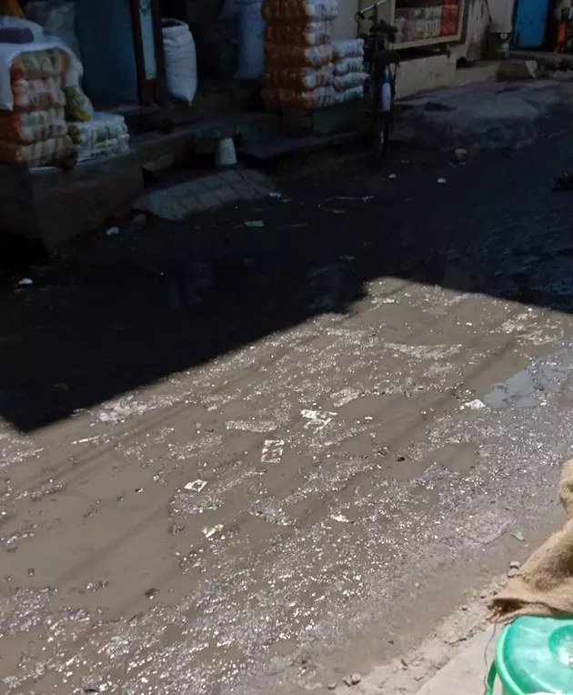 கழிவுநீரால் சுகாதாரக்கேடு கழிவுநீரால் சுகாதாரக்கேடு