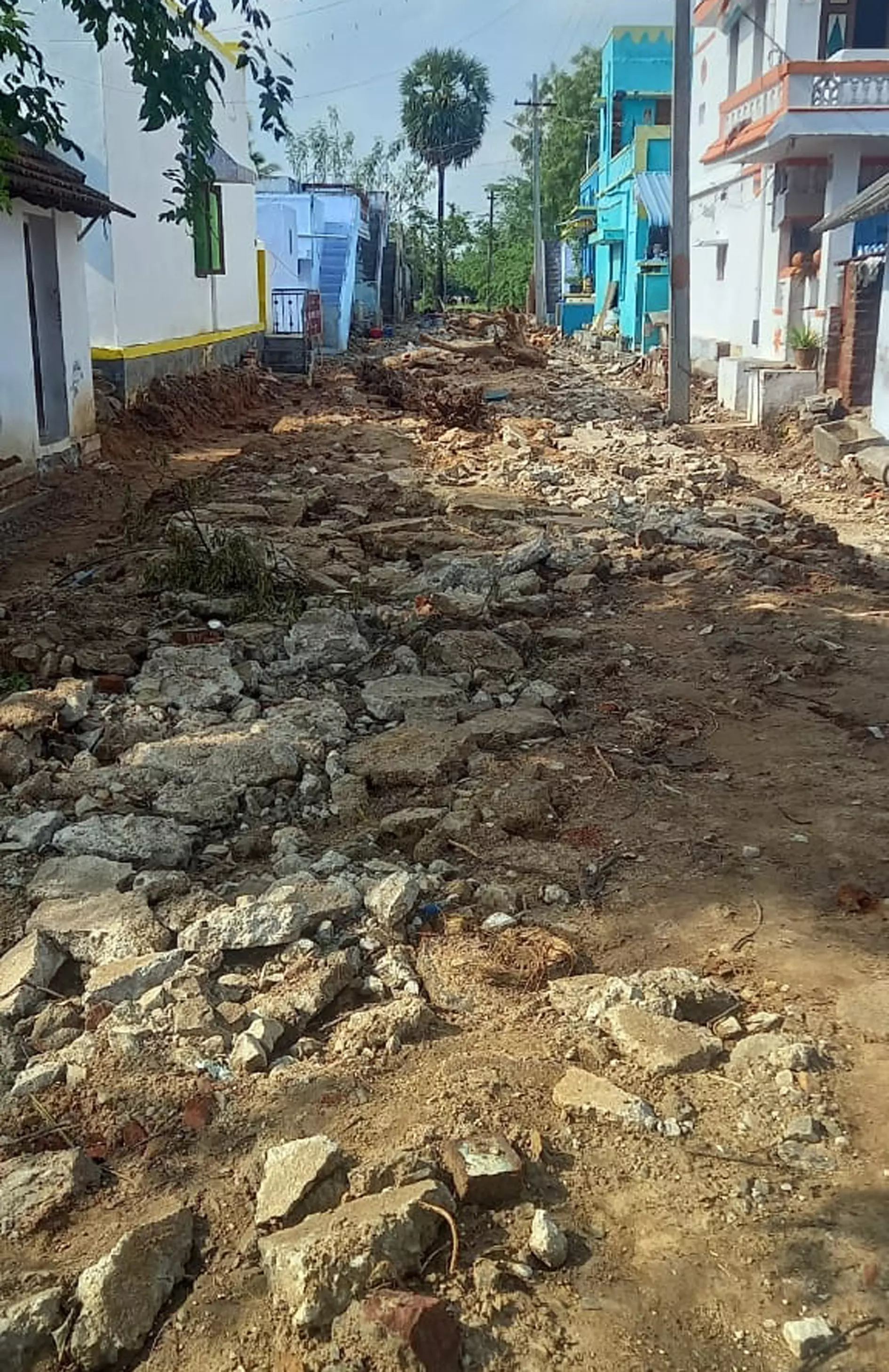 கிடப்பில் போடப்பட்ட சாலை பணி