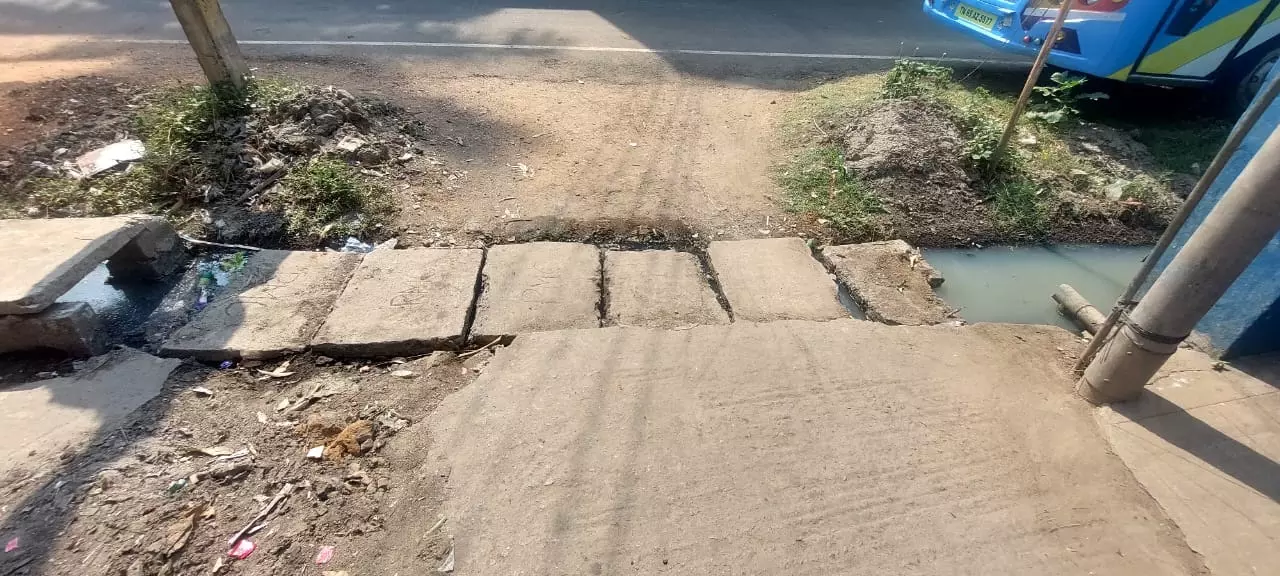 சிறுபாலம் அமைக்க வேண்டும்