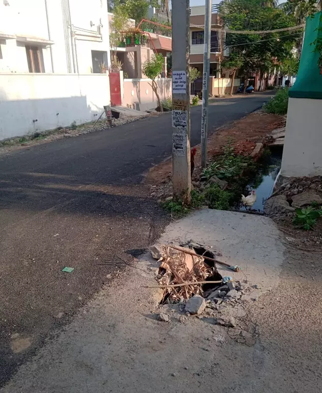 கழிவுநீர் ஓடை பாலம் சீரமைக்கப்படுமா?