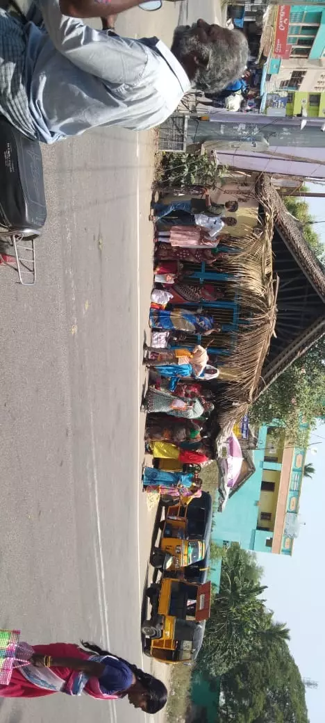 நிழற்குடை அமைப்பது அவசியம்