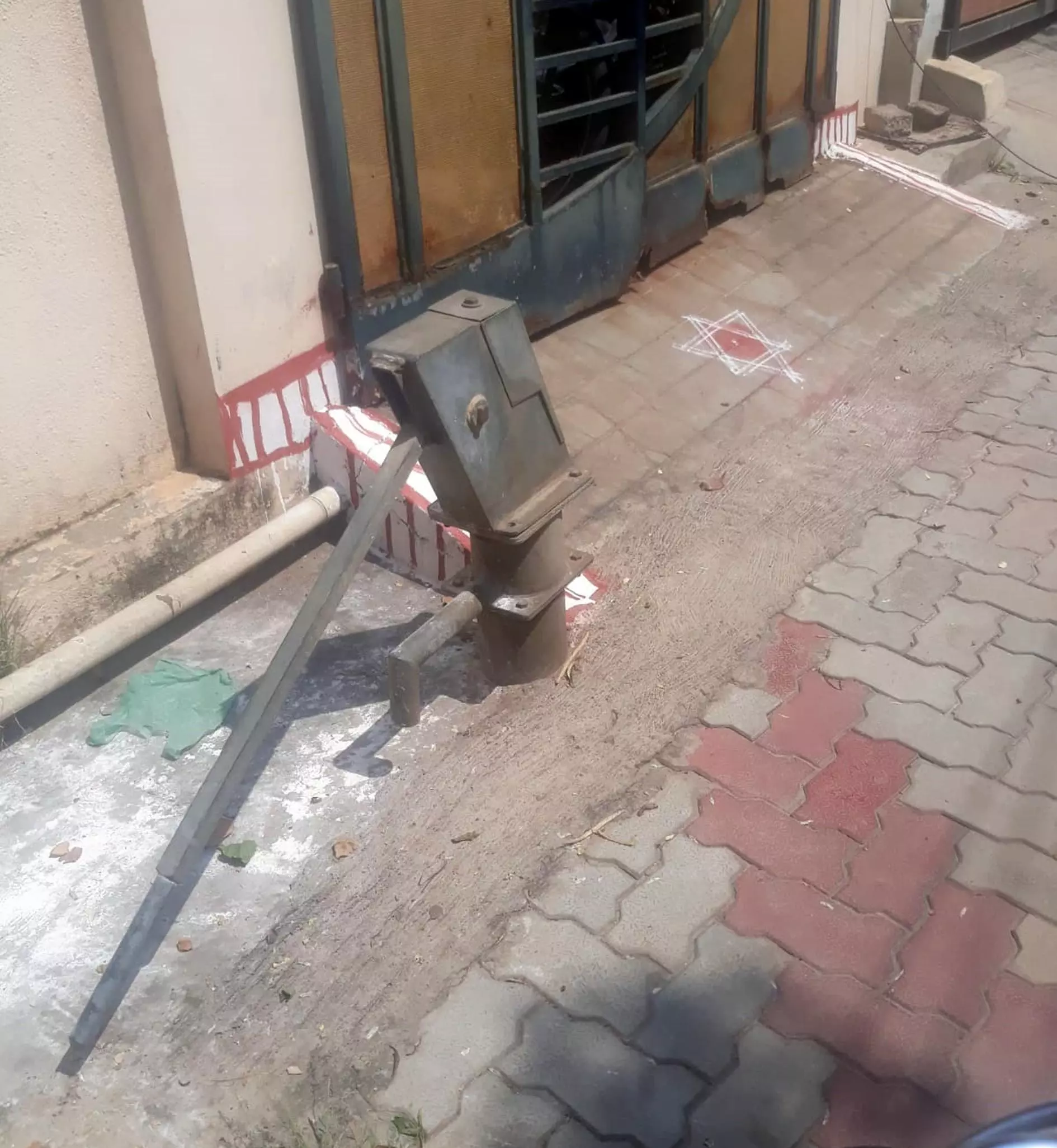 அடிபம்பு பழுது நீக்கப்படுமா?