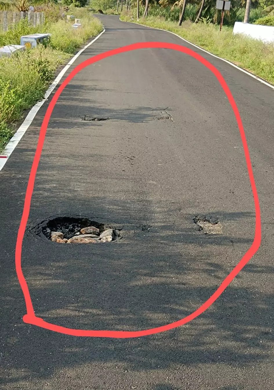 வாகன ஓட்டிகள் அவதி வாகன ஓட்டிகள் அவதி