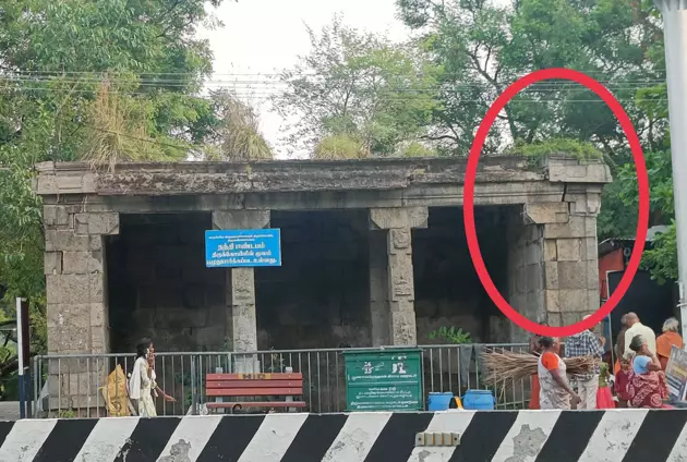 சேதமாகும் கல் மண்டபம்