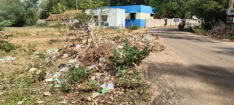 குப்பைகளால் சுகாதார சீர்கேடு குப்பைகளால் சுகாதார சீர்கேடு