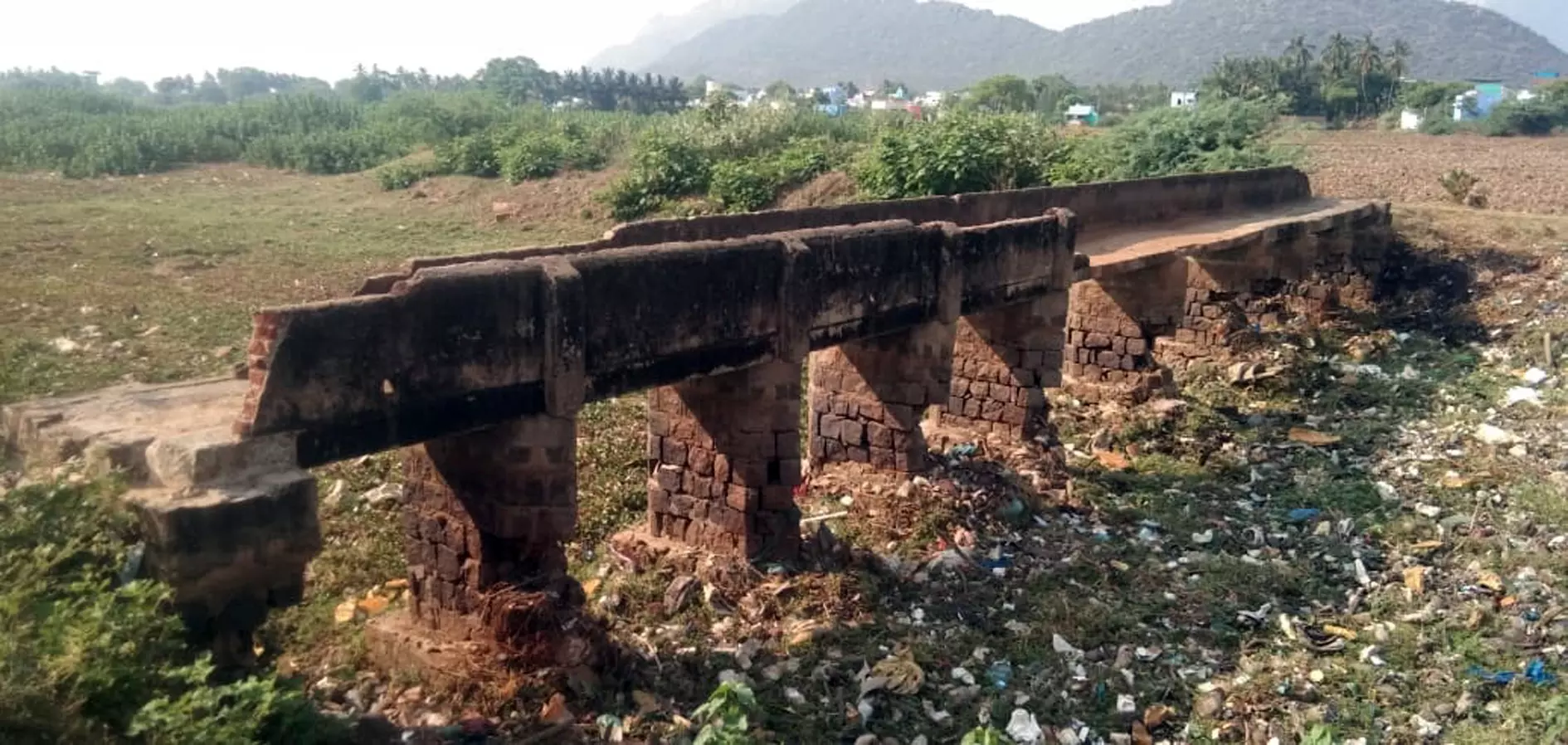 சேதமடைந்த பாலம் சீரமைக்கப்படுமா?