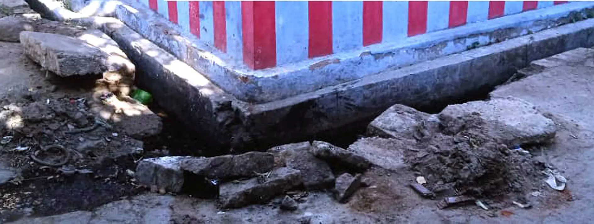 பராமரிப்பில்லாத வாறுகால்கள்