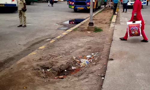 புதிய பஸ் நிலையத்தில் சீரமைப்பு பணிகள் தேவை புதிய பஸ் நிலையத்தில் சீரமைப்பு பணிகள் தேவை