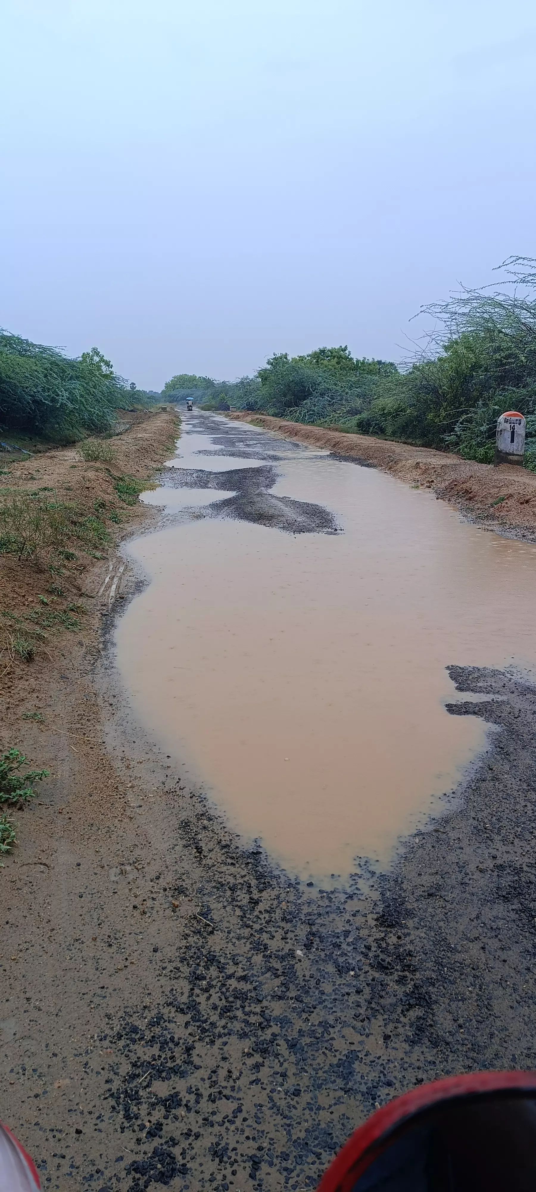 கிடப்பில் போடப்பட்ட சாலை பணி கிடப்பில் போடப்பட்ட சாலை பணி