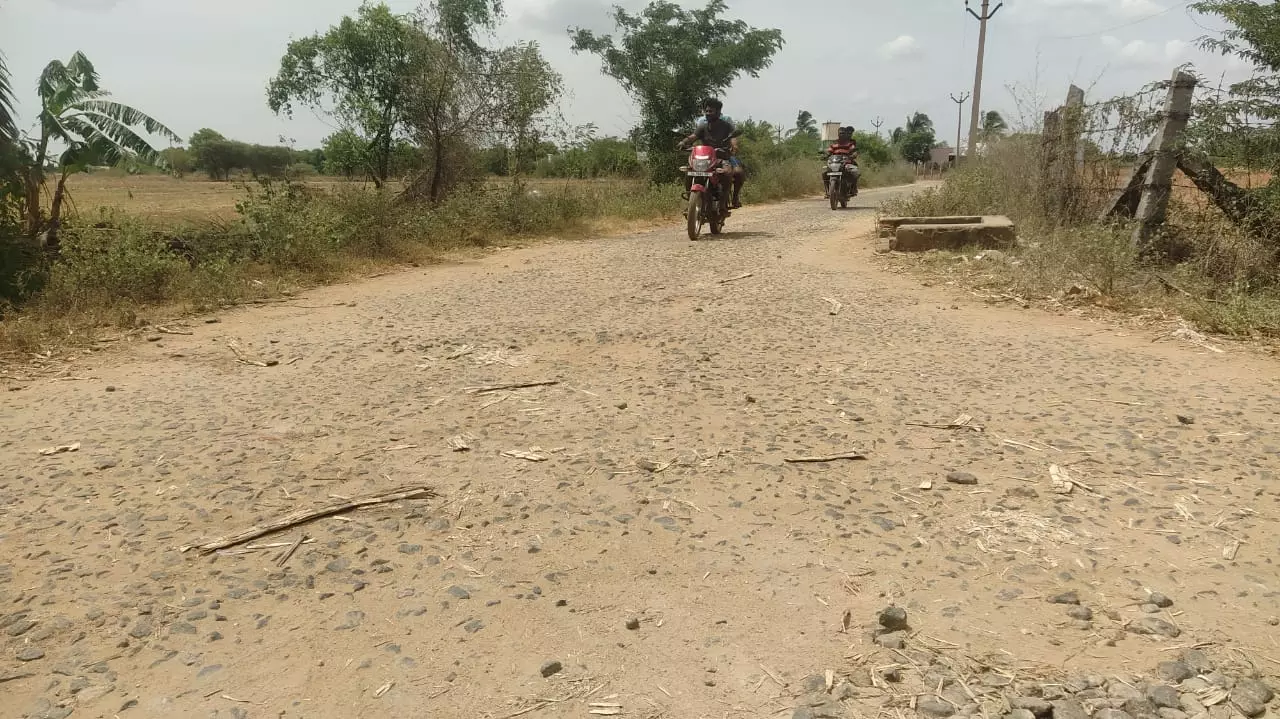 சாலை அமைக்க வேண்டும் சாலை அமைக்க வேண்டும்