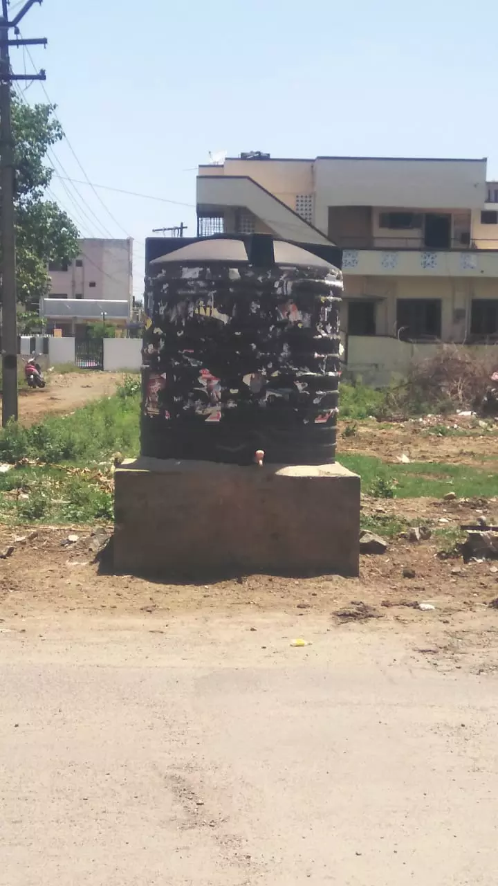 பராமரிக்கப்படாத தண்ணீர் தொட்டி பராமரிக்கப்படாத தண்ணீர் தொட்டி