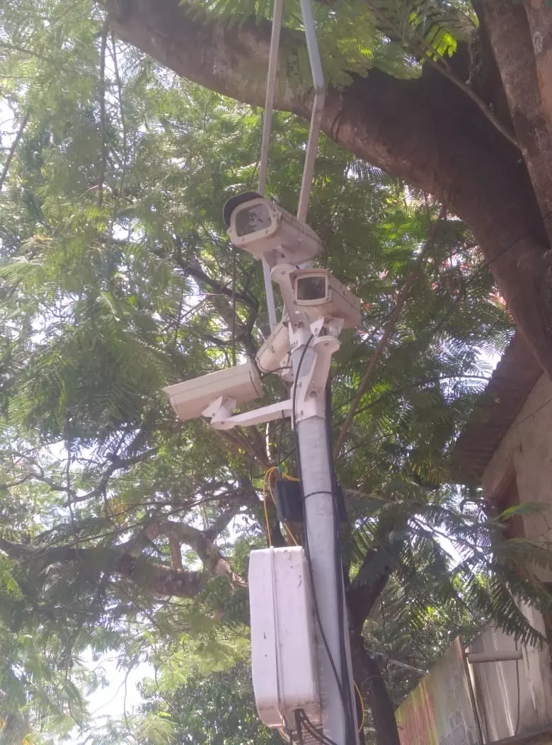 பழுதான கண்காணிப்பு கேமரா பழுதான கண்காணிப்பு கேமரா