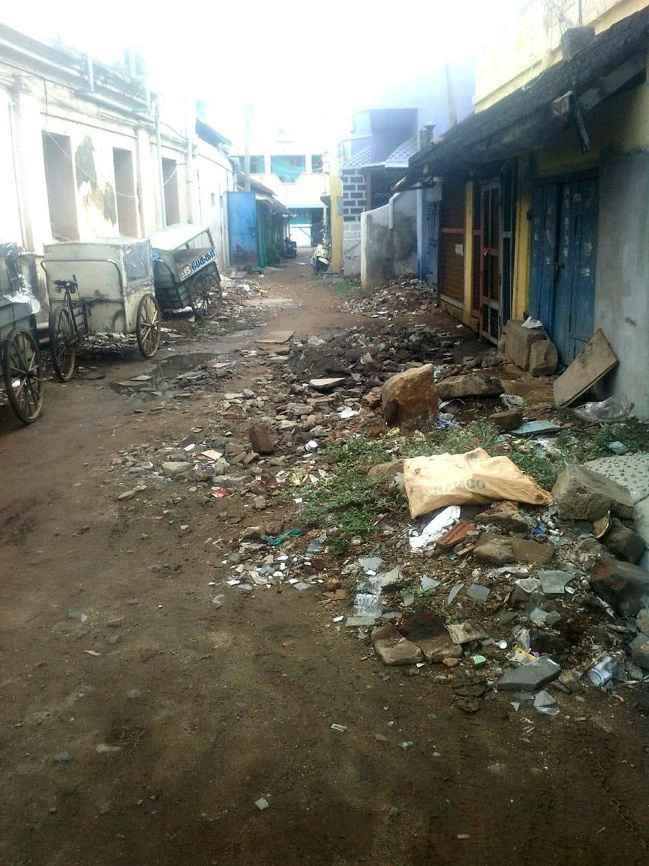 சிமெண்டு சாலை வேண்டும்