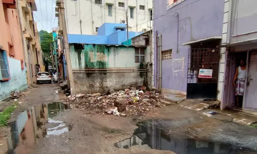 குப்பைகளை அகற்ற வேண்டும்