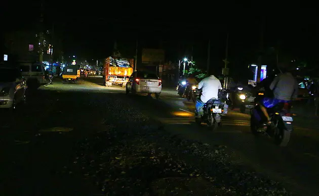 இருள் சூழ்ந்த ஆற்காடு சாலை