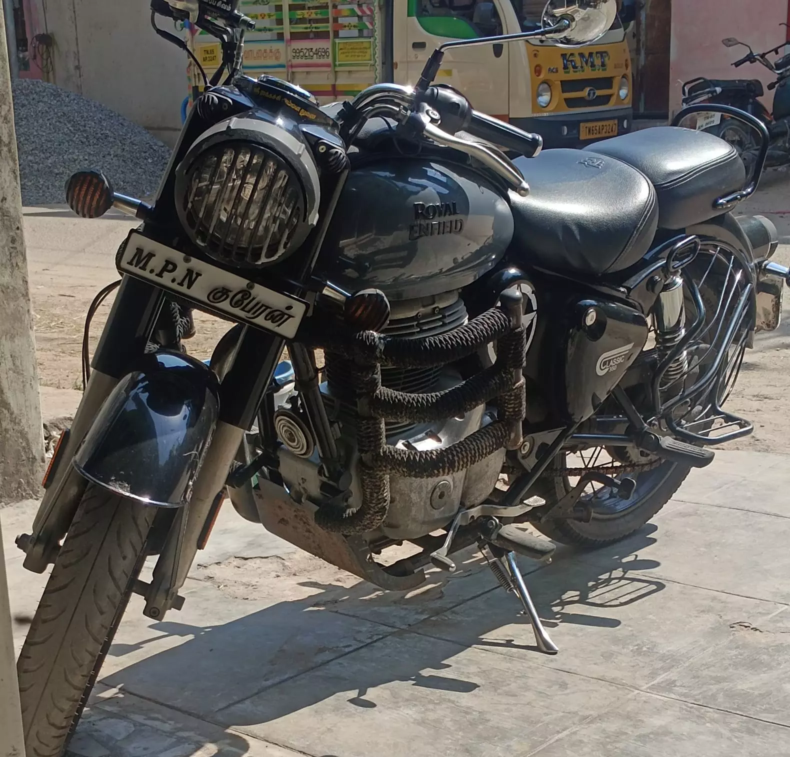 நம்பர் இல்லாத நம்பர் பிளேட்