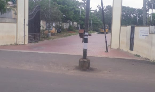 மின்கம்பம் மாற்றப்படுமா?