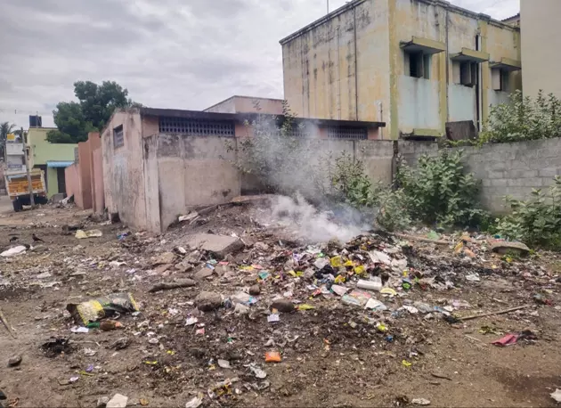 குப்பைகளுக்கு தீ வைப்பது தவிர்க்கப்படுமா?