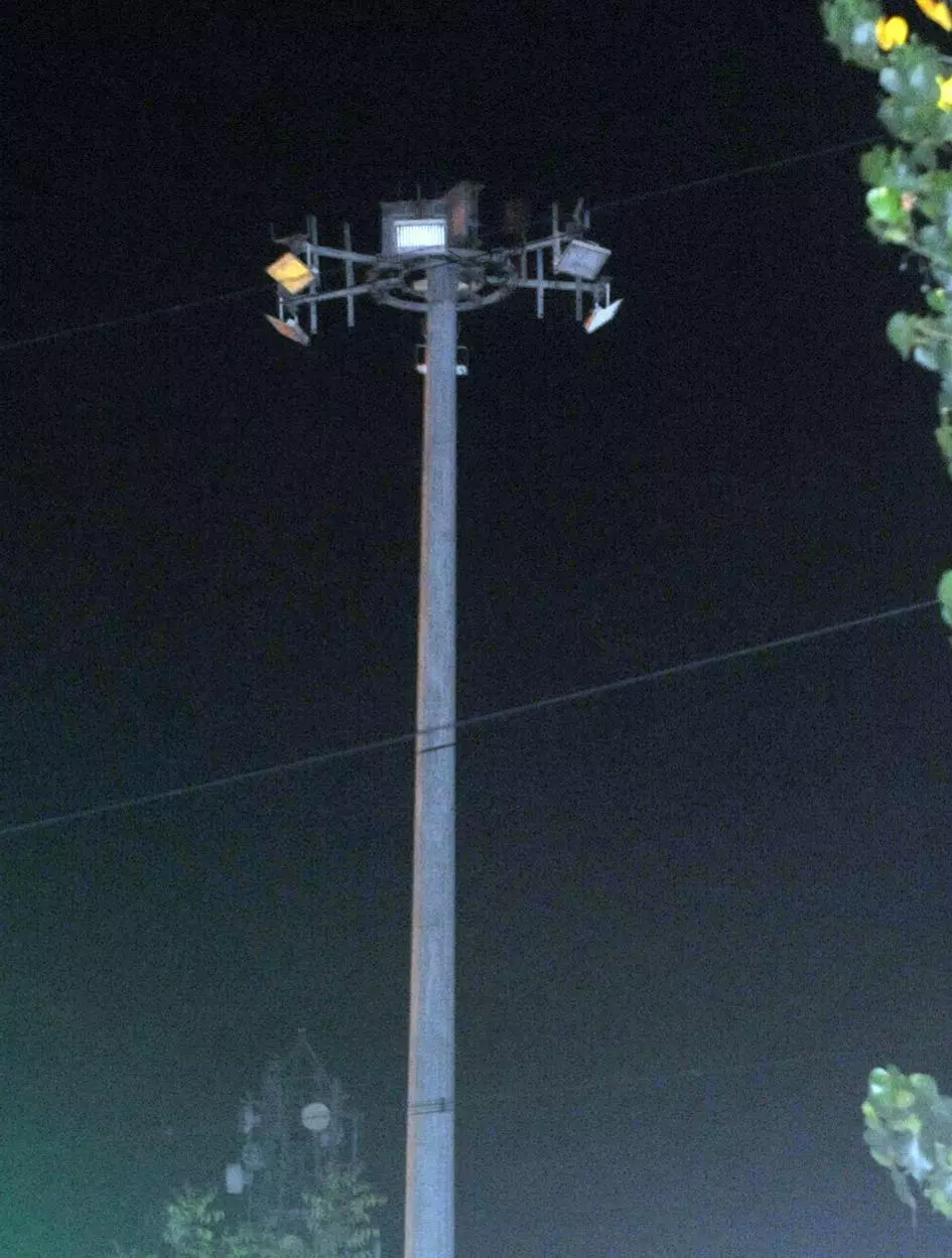 எரியாத மின்விளக்கு