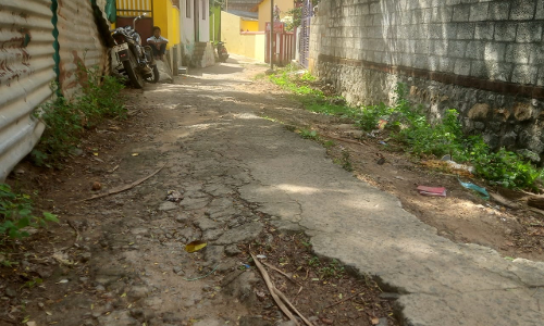 சாலையை சீரமைக்க வேண்டும்