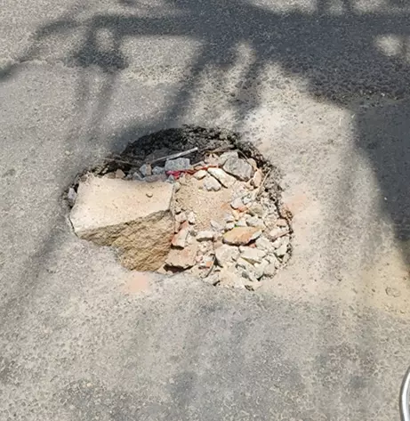 ஆபத்தான பள்ளம்