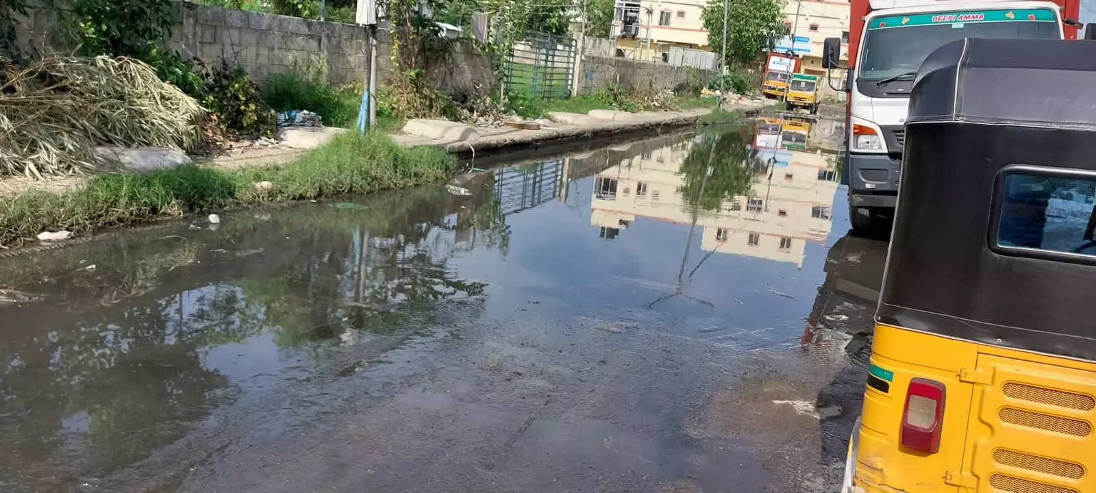 ஆறாக ஓடும் கழிவுநீர்
