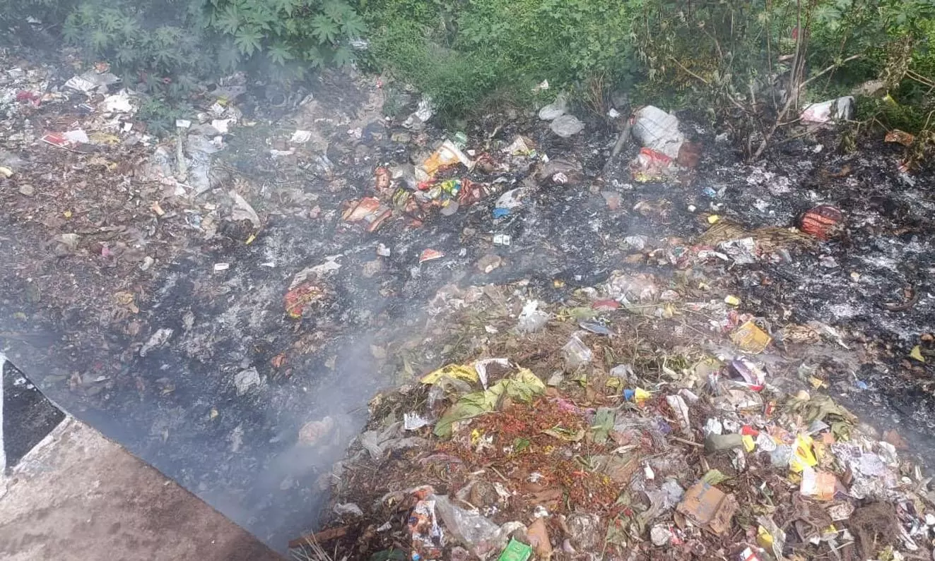 புகையால் பொதுமக்கள் அவதி