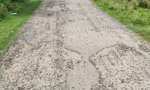 பழுதான சாலை