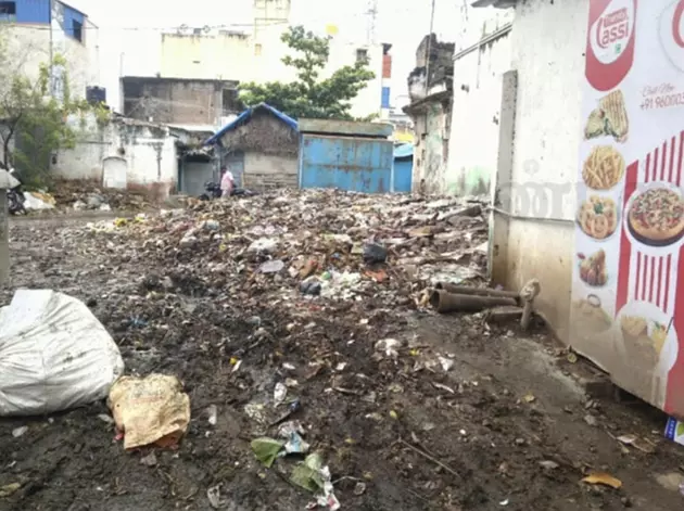 குப்பைகளை அகற்றுவார்களா?