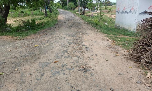 போக்குவரத்துக்கு லாயக்கற்ற சாலை போக்குவரத்துக்கு லாயக்கற்ற சாலை